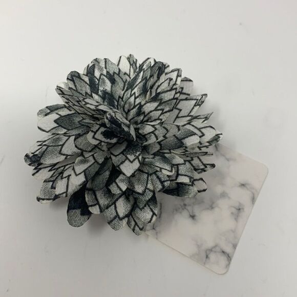 Black & White Abstract Print Flower Fabric Hair Clip - Picture 2 of 7